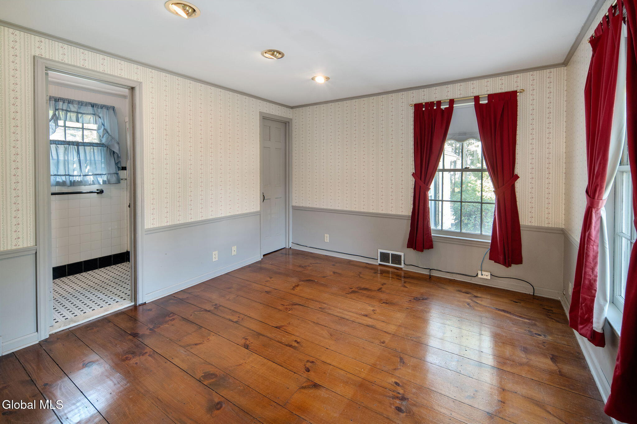 1918 Mayfair Road Niskayuna, NY 12309 - Photo 16 of 44 18-1918MayfairRd_16