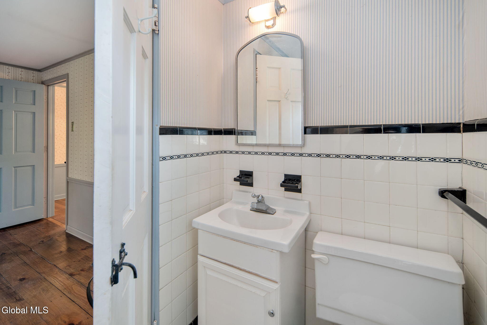 1918 Mayfair Road Niskayuna, NY 12309 - Photo 17 of 44 21-1918MayfairRd_18