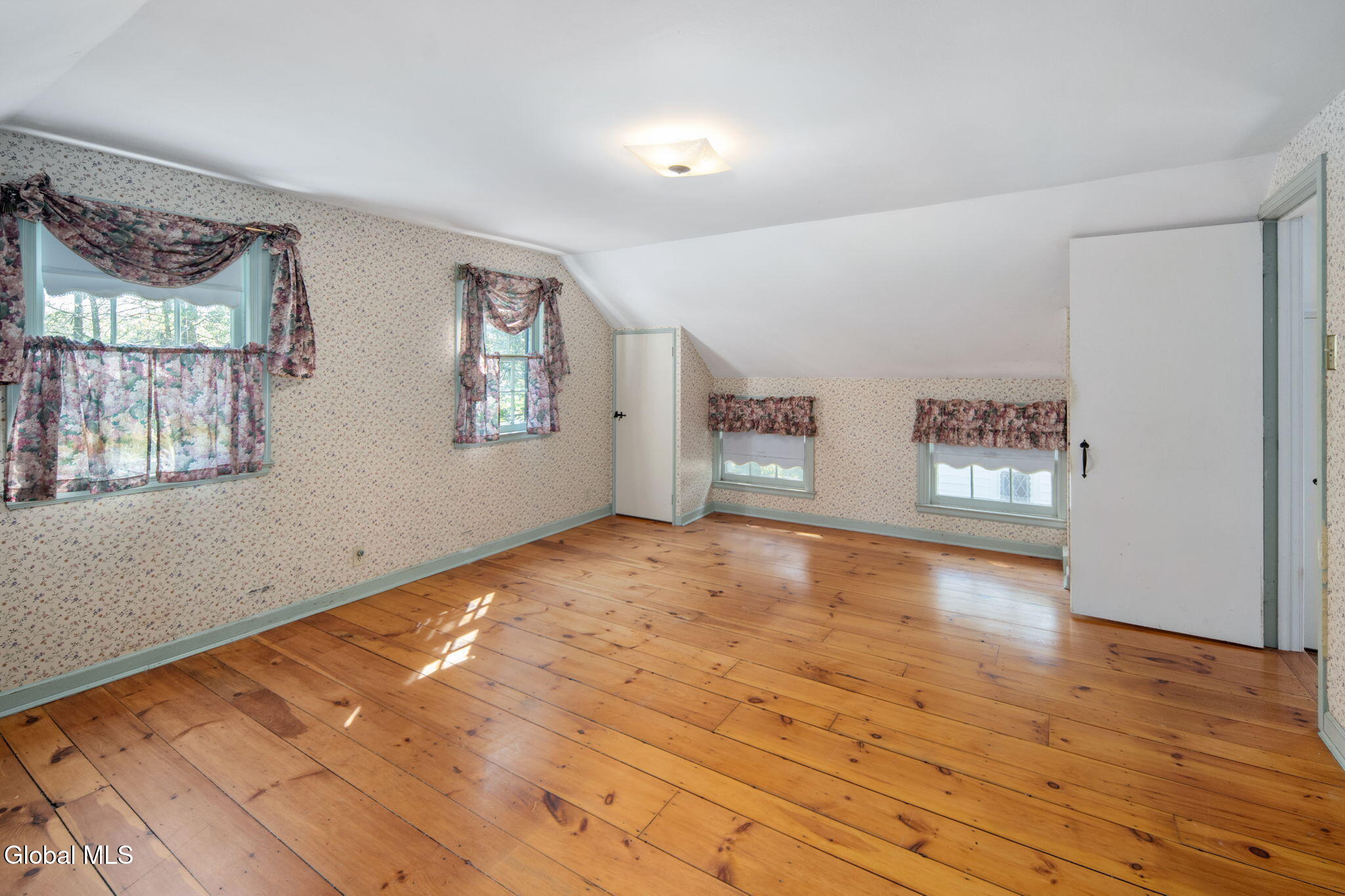 1918 Mayfair Road Niskayuna, NY 12309 - Photo 27 of 44 32-1918MayfairRd_27