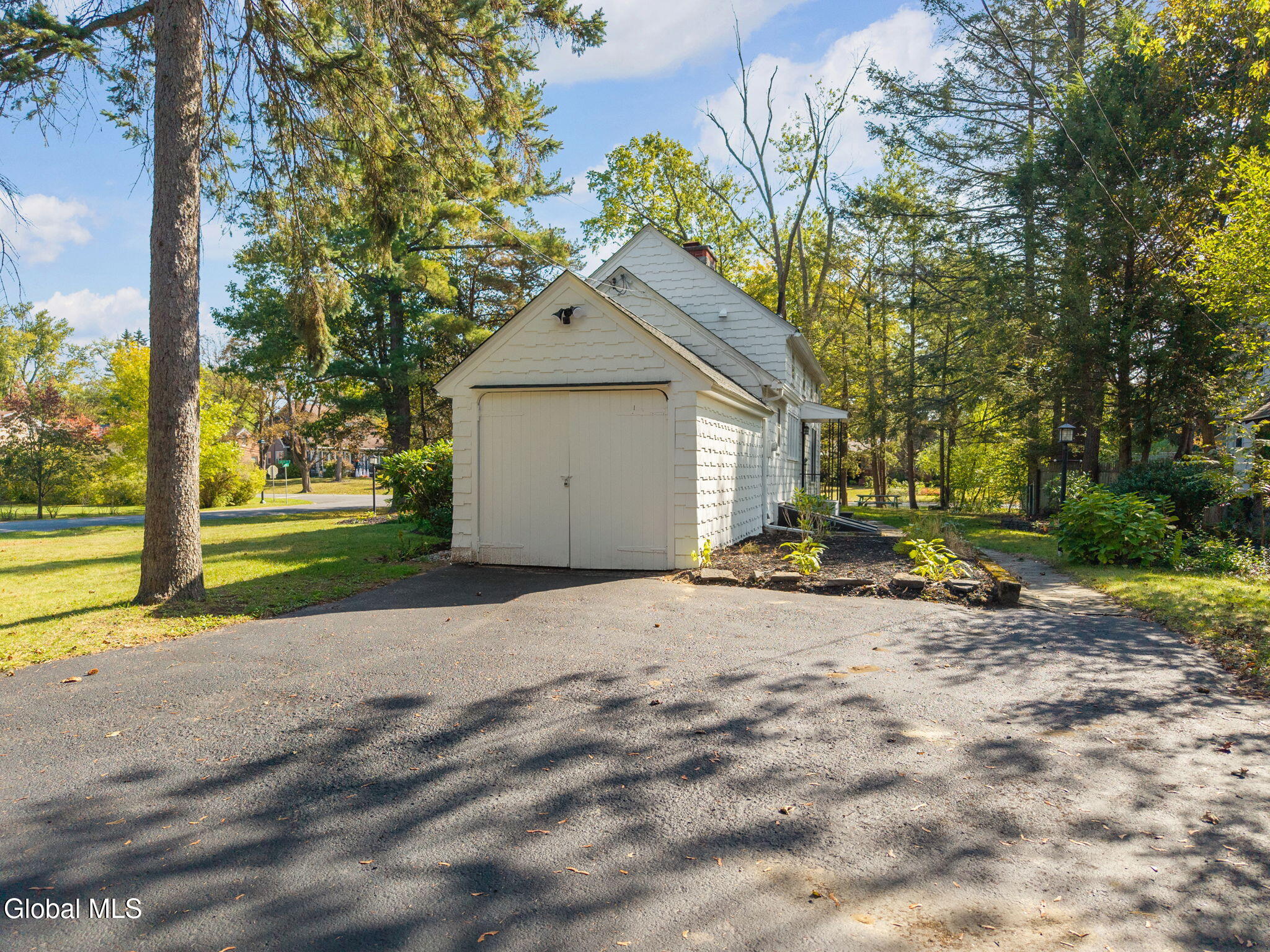 1918 Mayfair Road Niskayuna, NY 12309 - Photo 36 of 44 47-1918MayfairRd_42