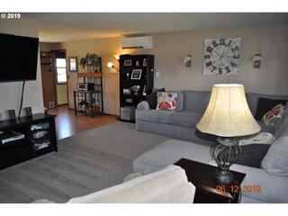 6311 Tillamook River Road Tillamook, OR 97141 - Photo 5 of 20 Living room