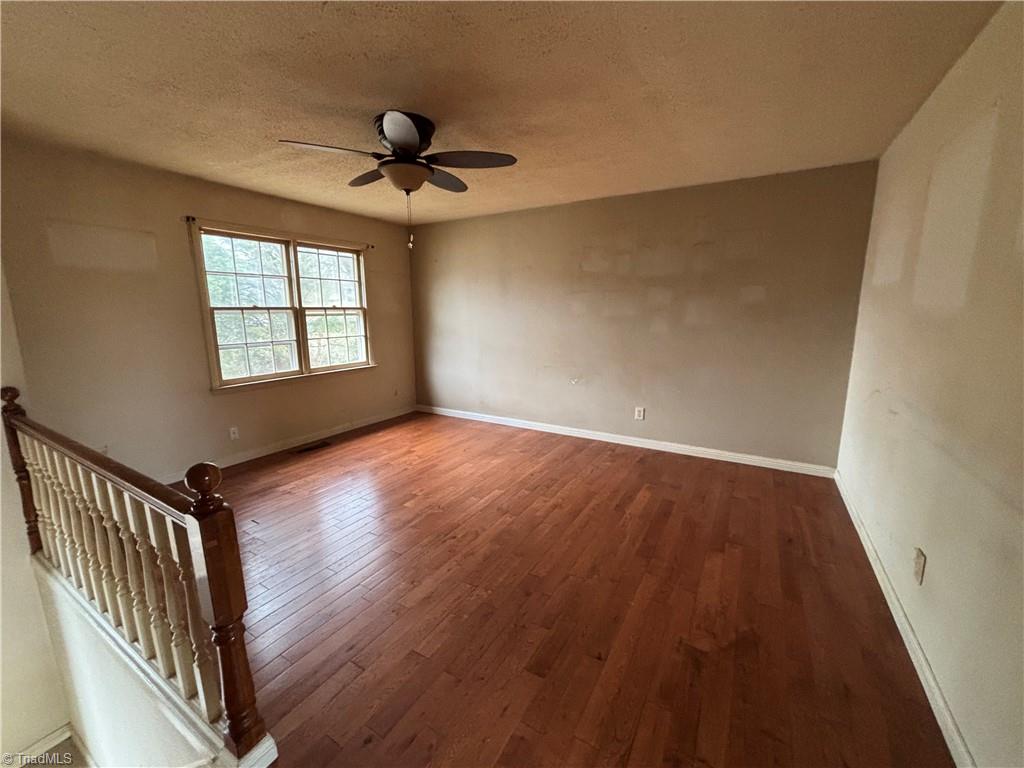 101 Hemlock Court King, NC 27021 - Photo 2 of 10 Living room