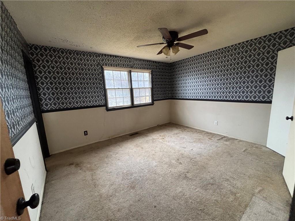 101 Hemlock Court King, NC 27021 - Photo 5 of 10 Primary bedroom