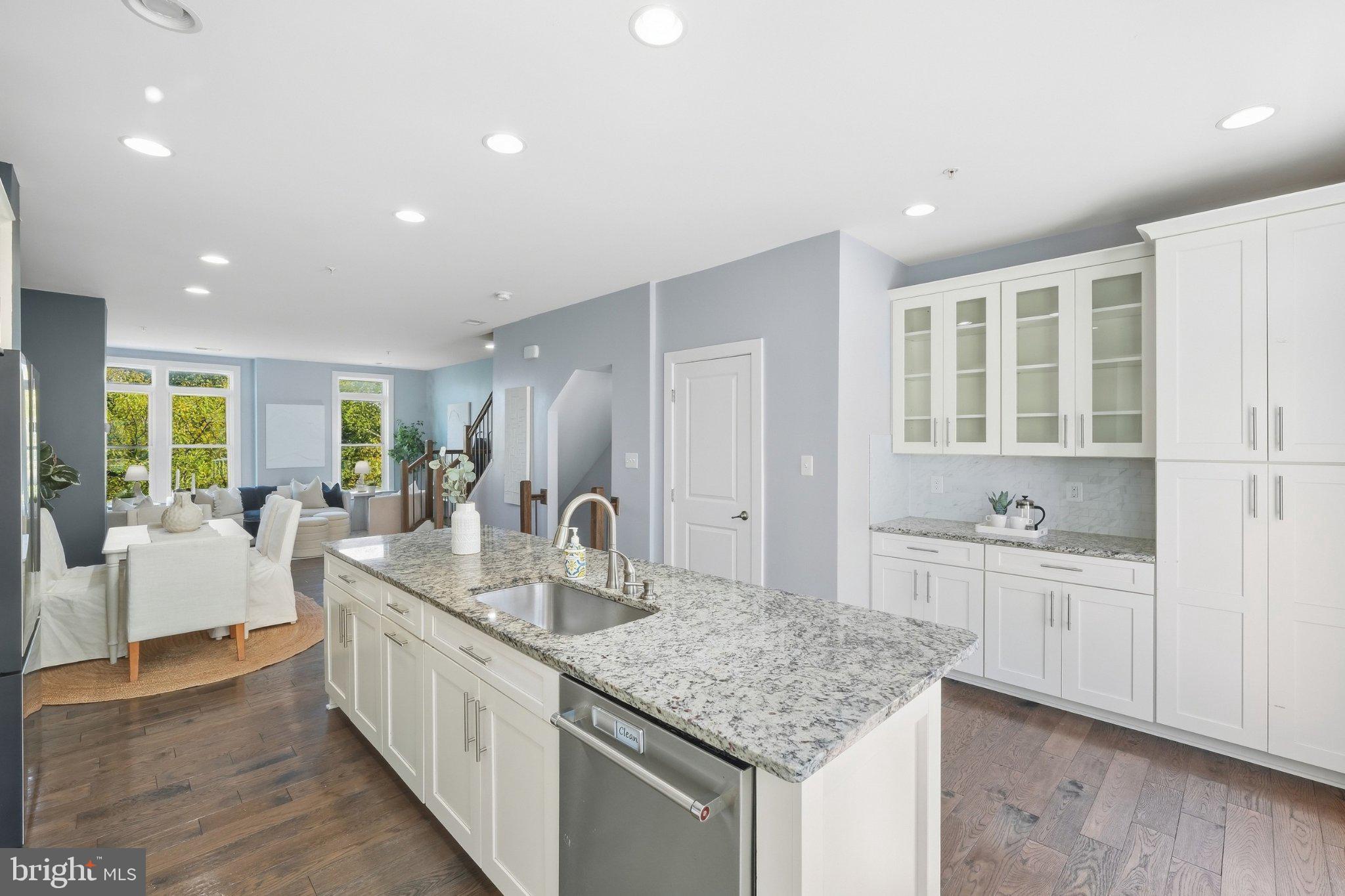 1132 South Glebe Road Arlington, VA 22204 - Photo 6 of 35 Gallery Image 6