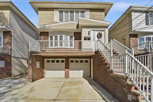 $1,125,000 | 21 Lincoln Parkway, Bayonne, NJ 07002