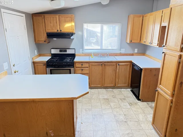 $124,999 | 1949 Southeast Palmquist Road, Unit 51, Gresham, OR 97080