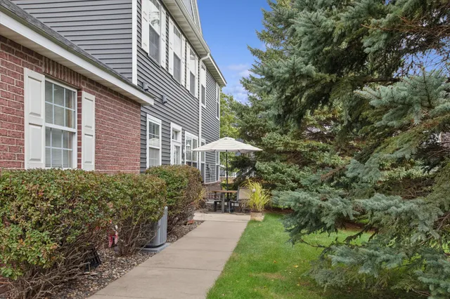 $300,000 | 14307 Banyan Lane, Rosemount, MN 55068