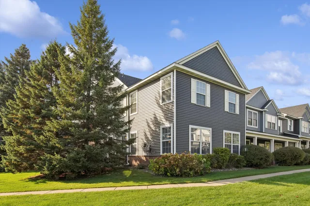 $300,000 | 14307 Banyan Lane, Rosemount, MN 55068