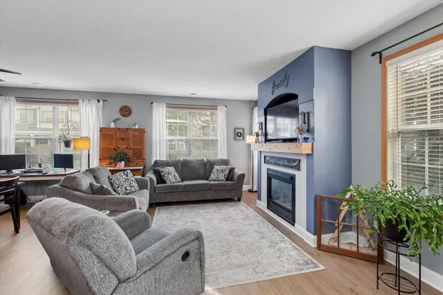 $300,000 | 14307 Banyan Lane, Rosemount, MN 55068