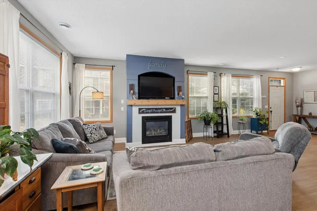 $300,000 | 14307 Banyan Lane, Rosemount, MN 55068