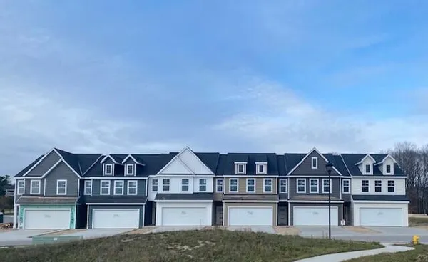 $354,161 | 2877 East Highgate Drive Southeast, Unit 79, Kentwood, MI 49512