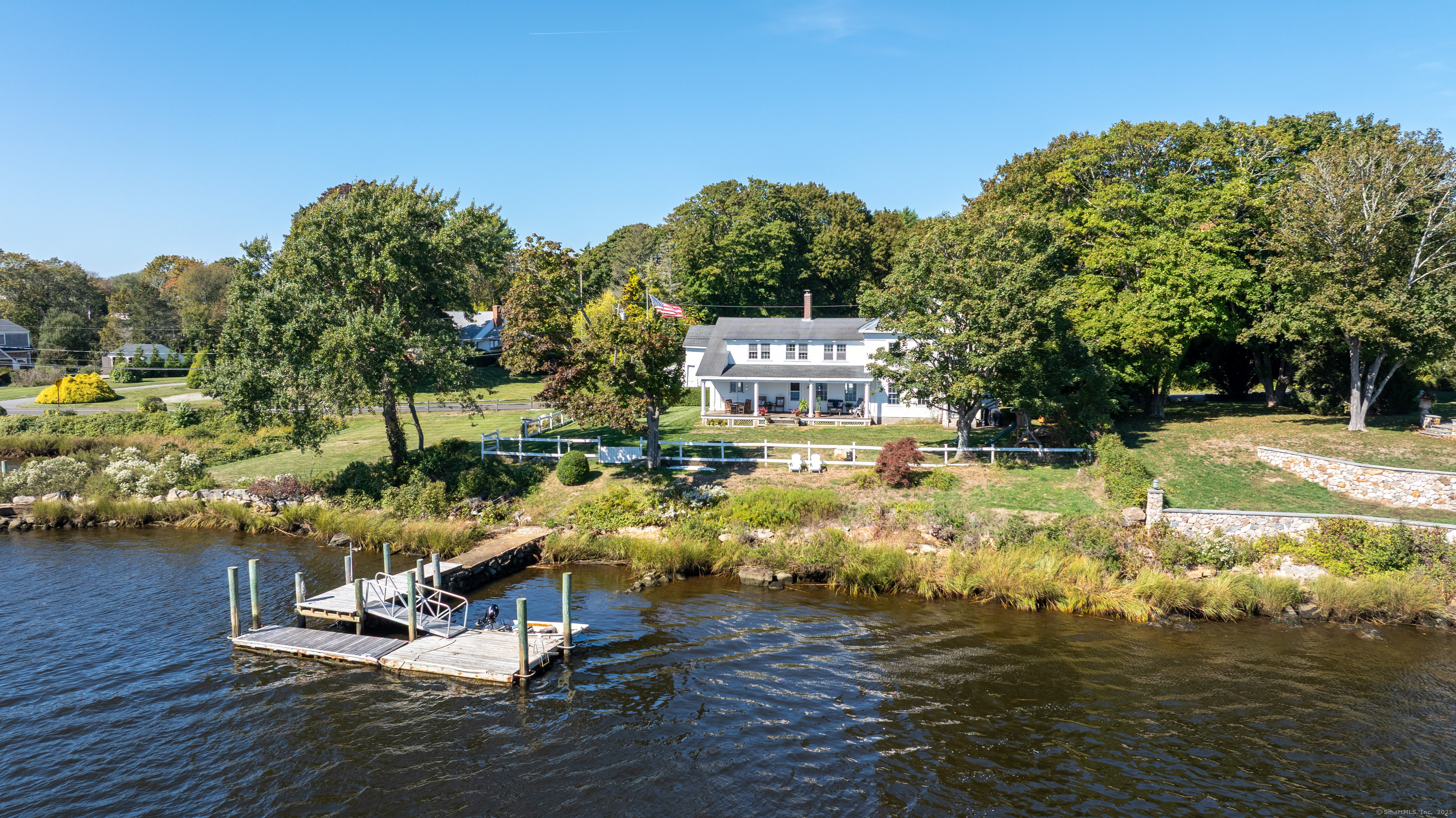 417 River Road Stonington, CT 06379 - Photo 7 of 37 Gallery Image 7