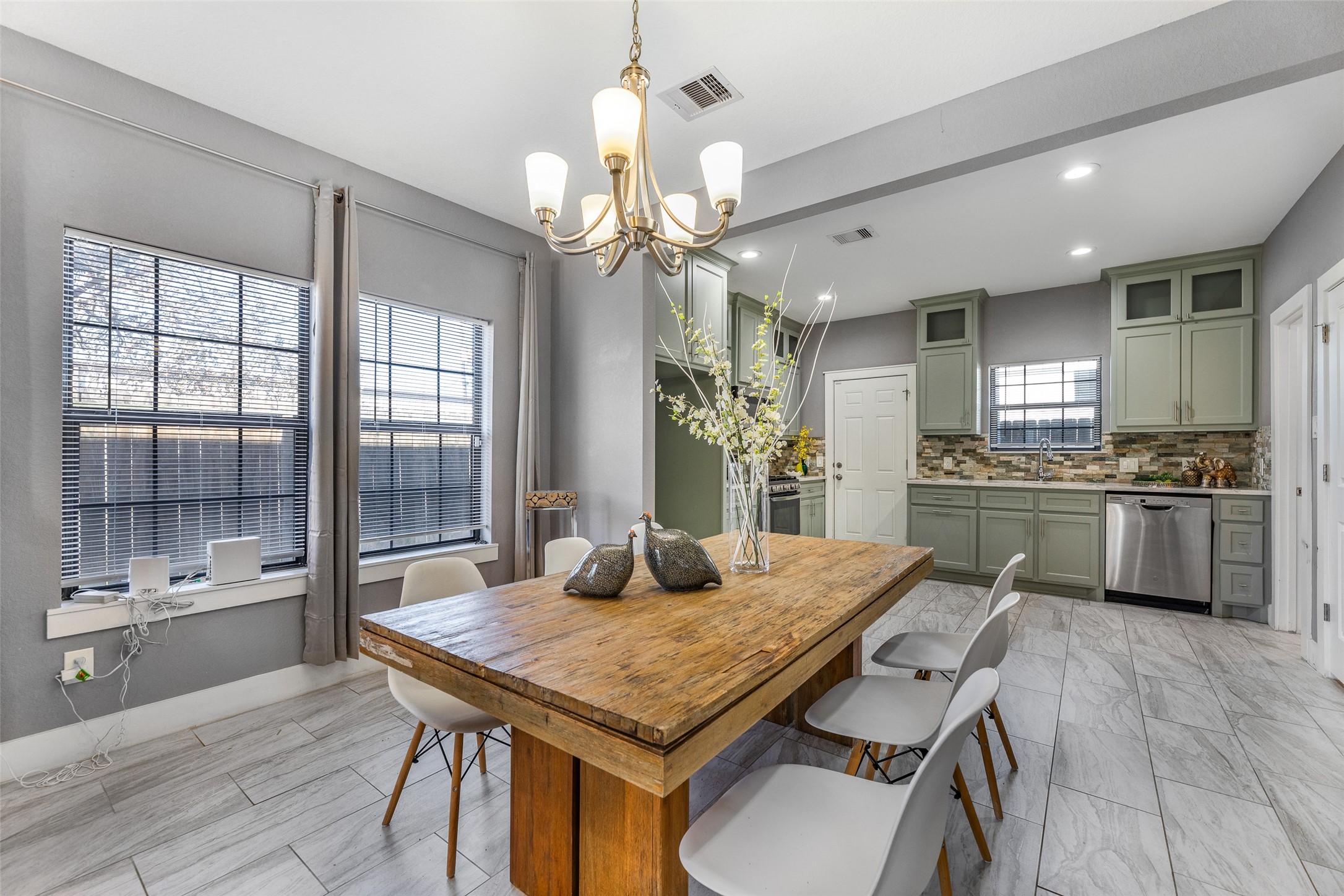 6501 Stratton Street Houston, TX 77023 - Photo 6 of 46 Open-concept kitchen and dining areas.