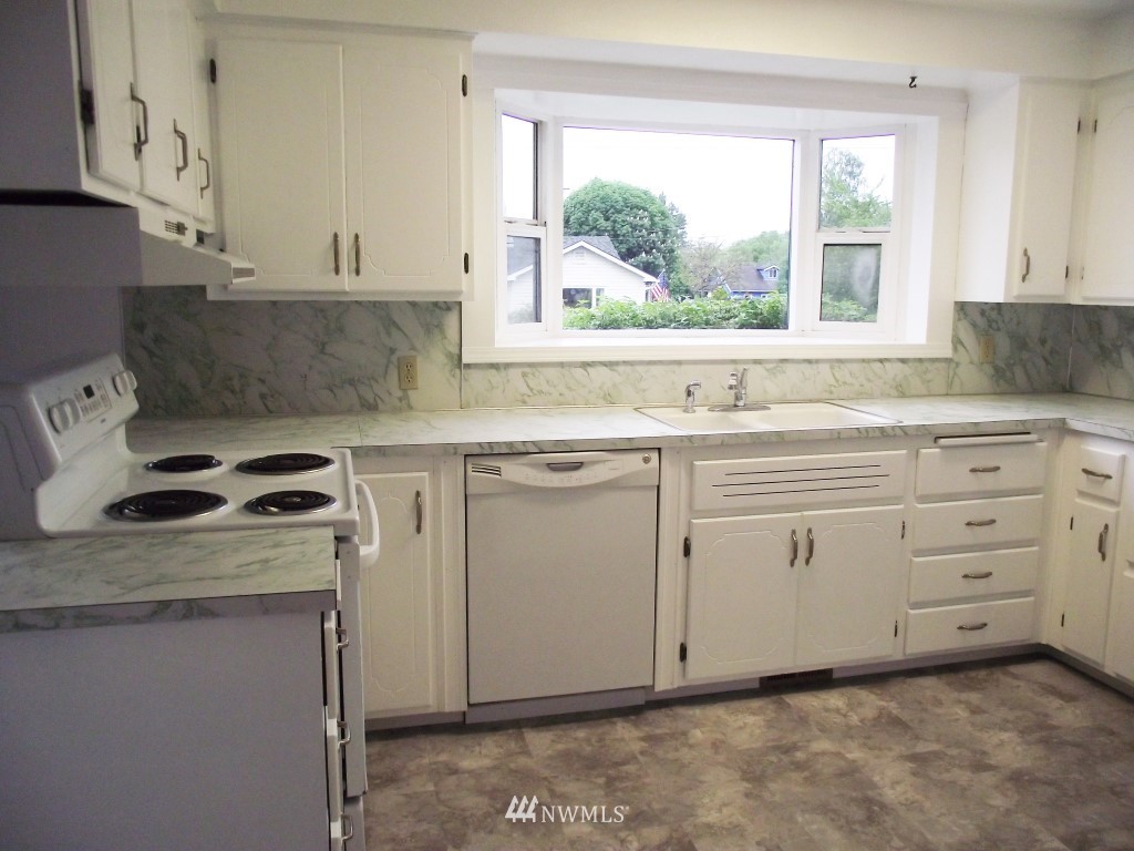 480 Southwest Chehalis Avenue Chehalis, WA 98532 - Photo 3 of 16 Gallery Image 3