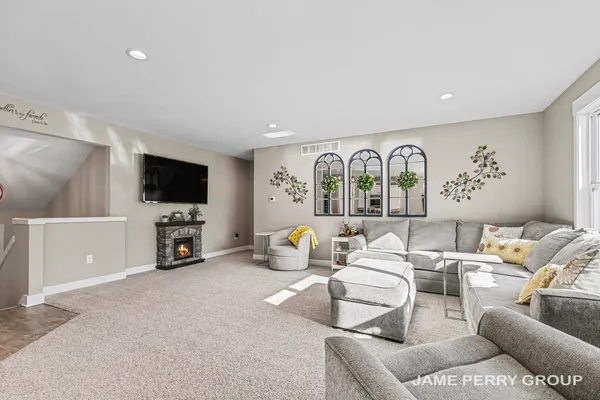 $475,000 | 13061 Spruce Ridge Road, Gowen, MI 49326