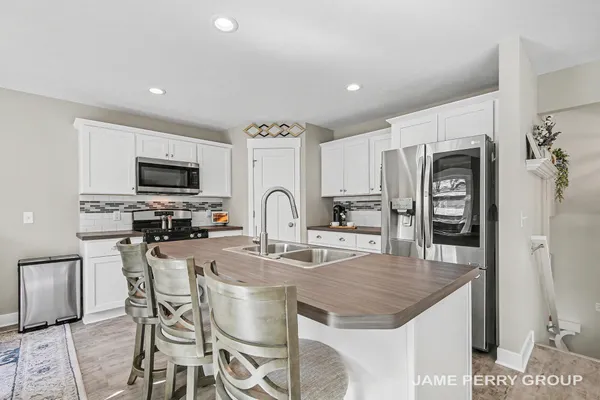 $475,000 | 13061 Spruce Ridge Road, Gowen, MI 49326