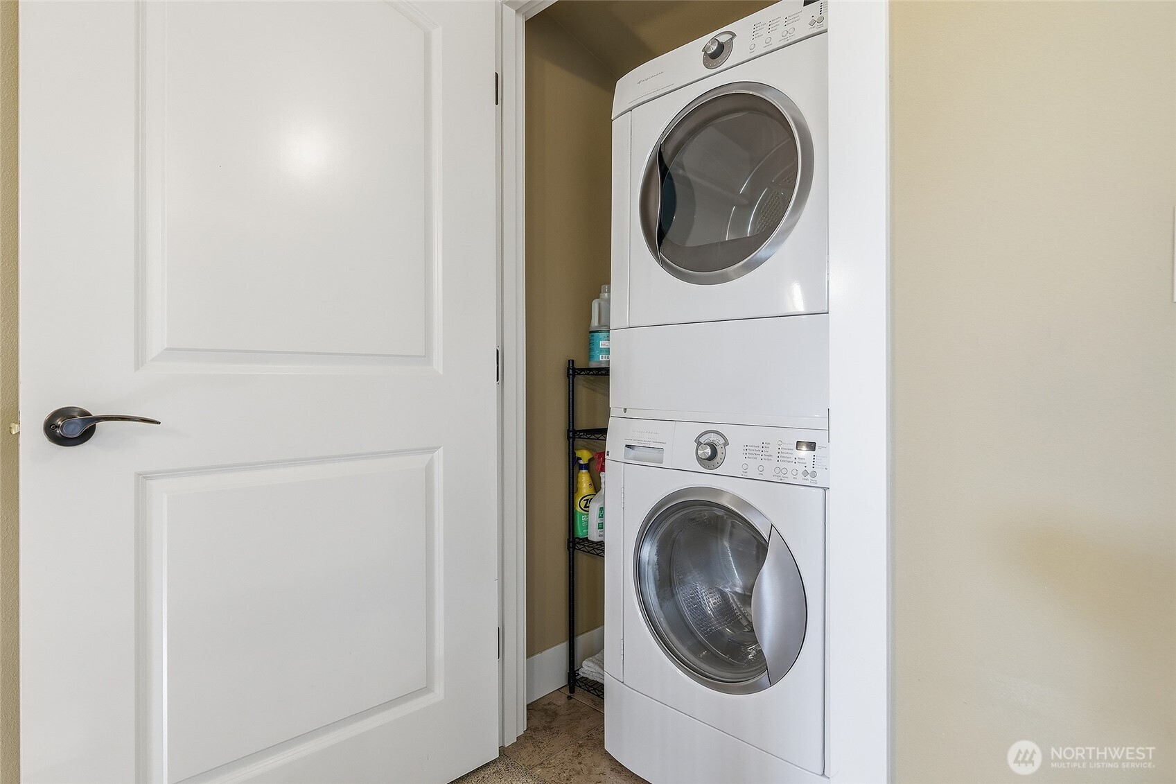 3633 Evanston Avenue North, Unit B Seattle, WA 98103 - Photo 23 of 29