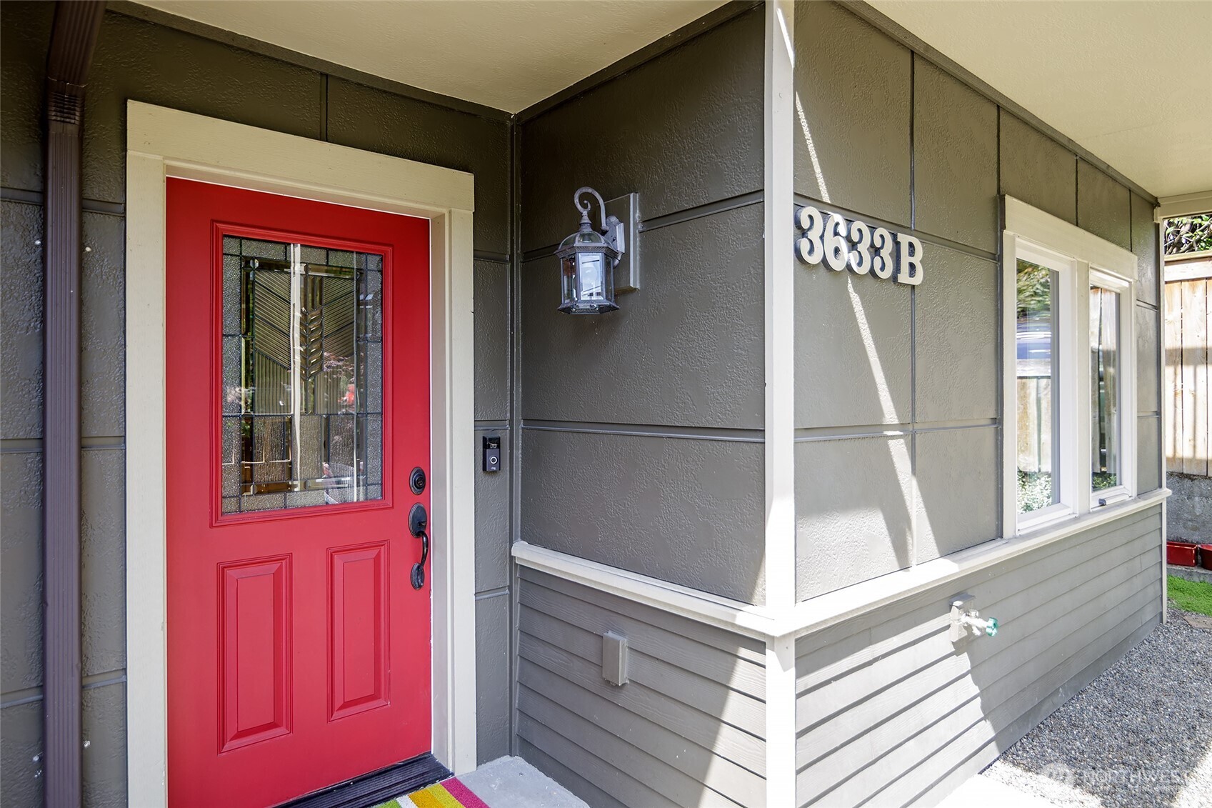 3633 Evanston Avenue North, Unit B Seattle, WA 98103 - Photo 3 of 29