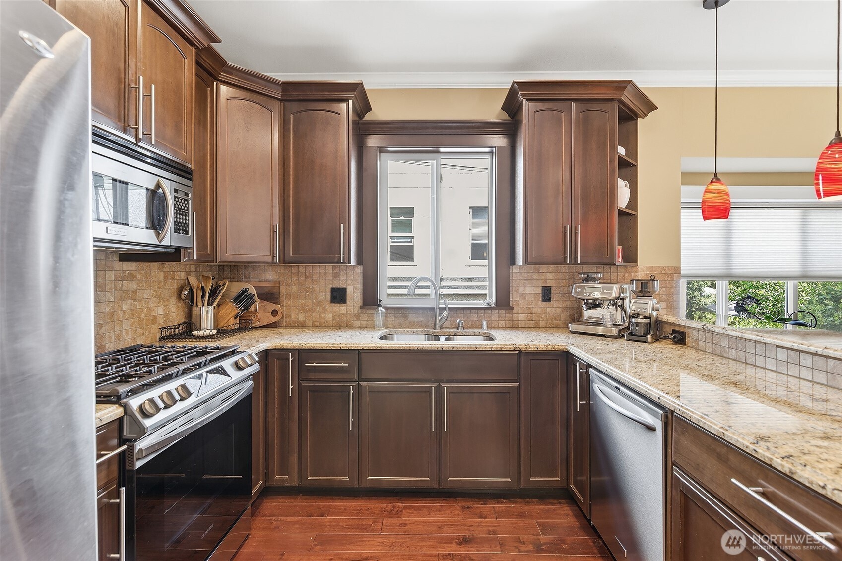 3633 Evanston Avenue North, Unit B Seattle, WA 98103 - Photo 7 of 29
