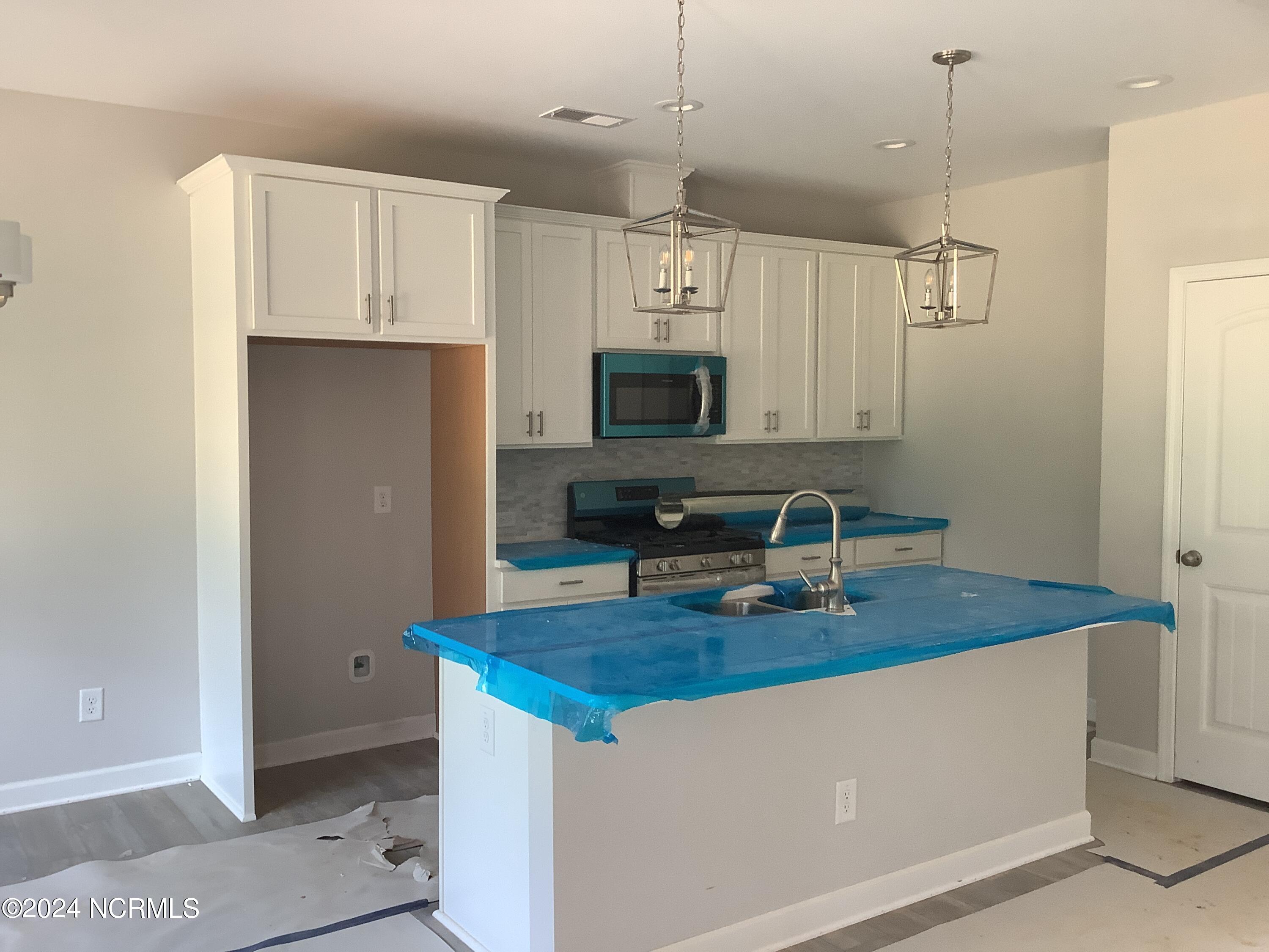 201 Rough Rdg Trail, Unit 12 Aberdeen, NC 28315 - Photo 17 of 47 8/16