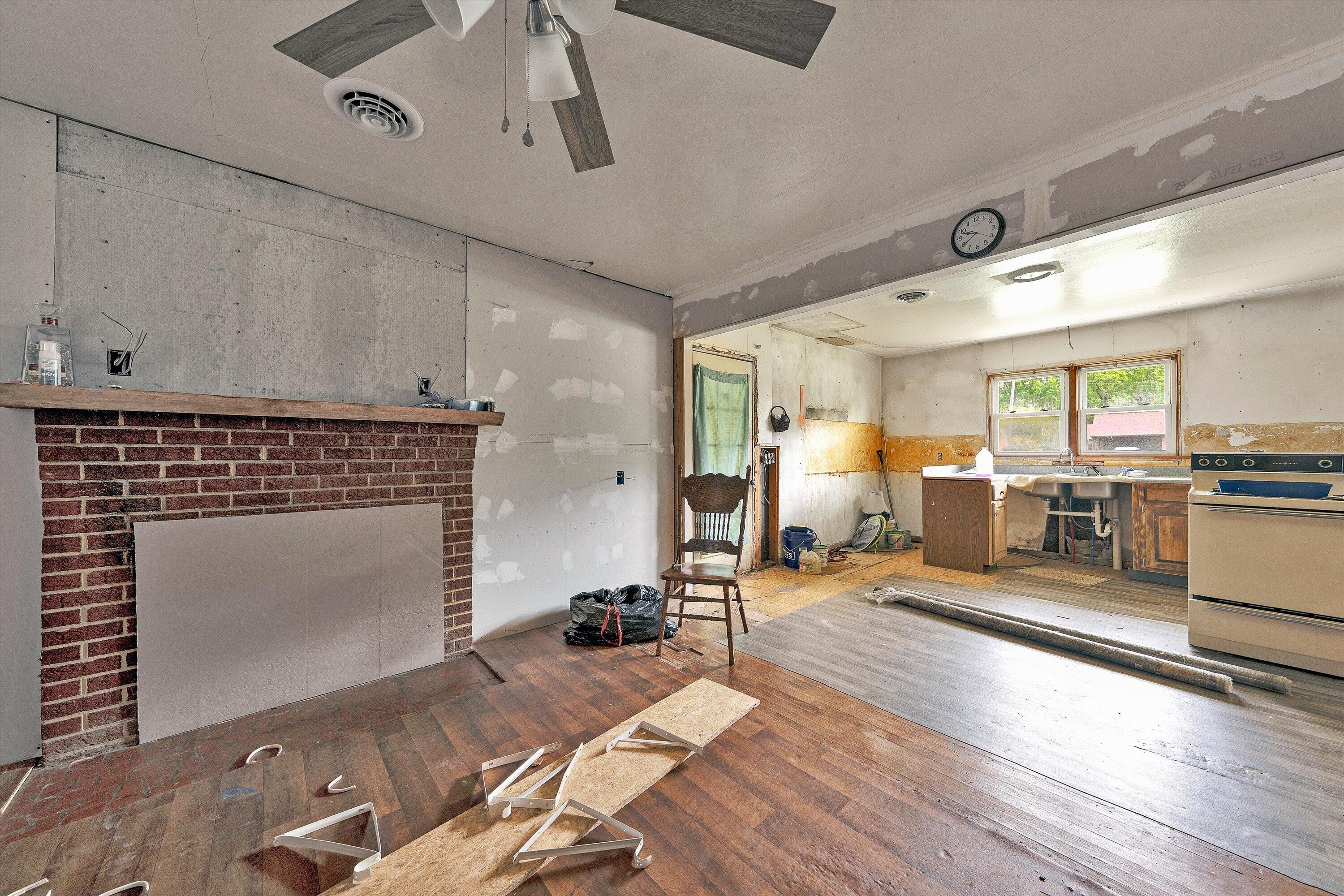 145 Cornell Road Rocky Mount, VA 24151 - Photo 4 of 16 04-DSC00004