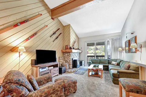 $649,000 | 261 Lakeview Boulevard, Unit 54, Mammoth Lakes, CA 93546