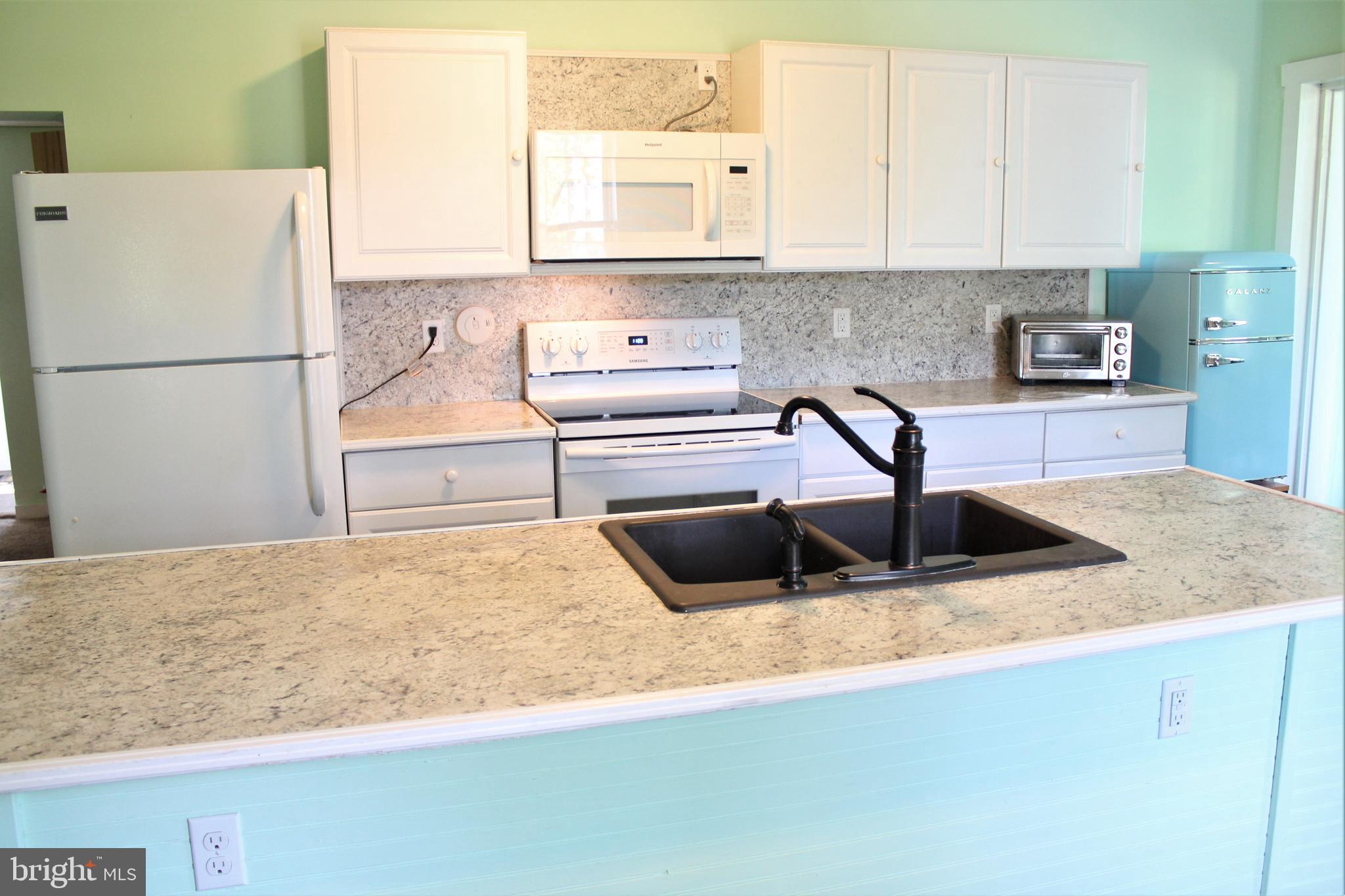 461 Paradise Road Aberdeen, MD 21001 - Photo 19 of 78 Appliances: DW, stove, microwave & 2 refrigerators