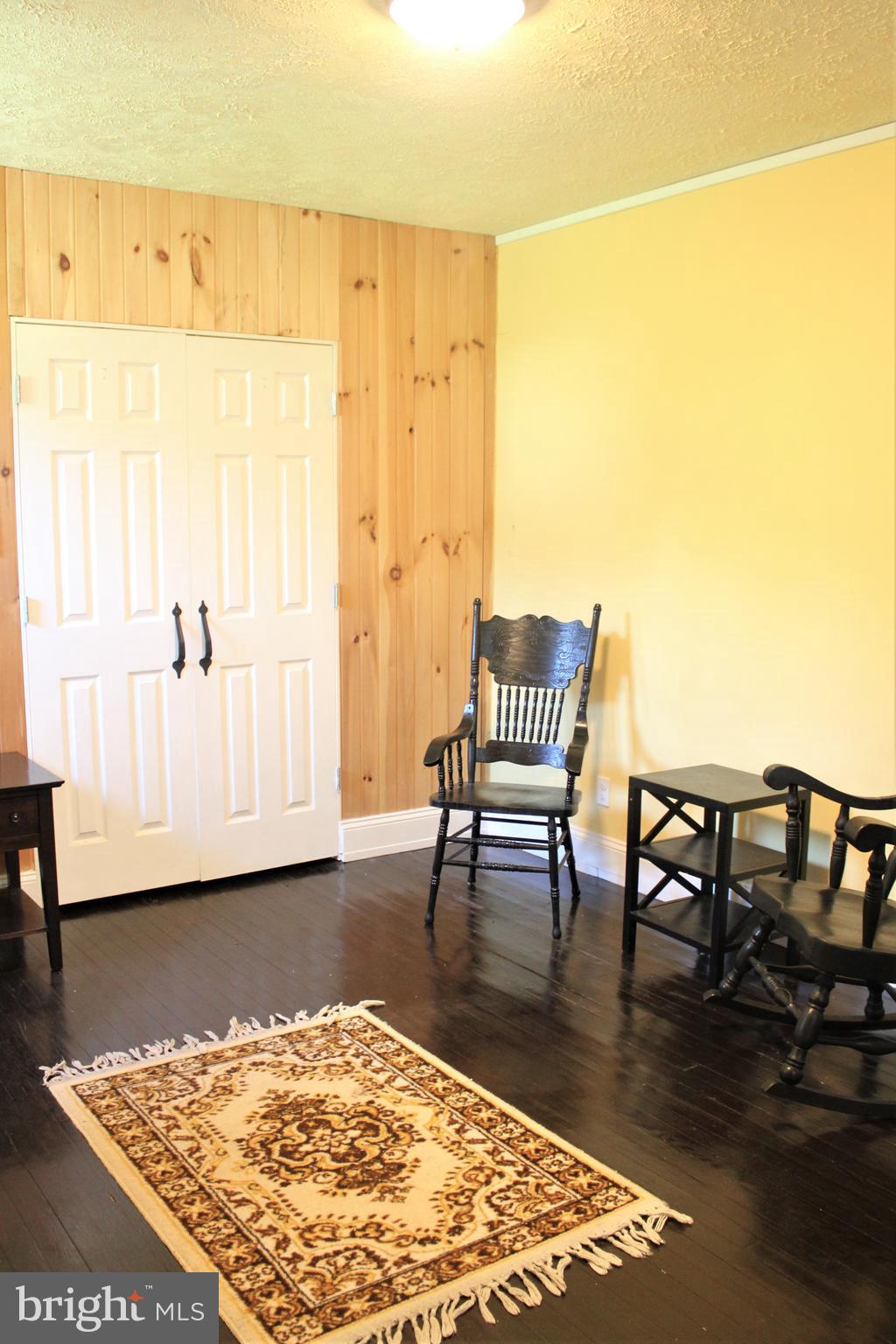 461 Paradise Road Aberdeen, MD 21001 - Photo 27 of 78 1st floor Master Bedroom
