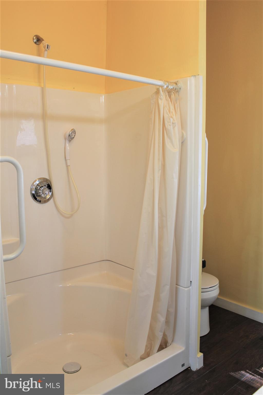 461 Paradise Road Aberdeen, MD 21001 - Photo 41 of 78 Handicap accessible 1st floor bathroom