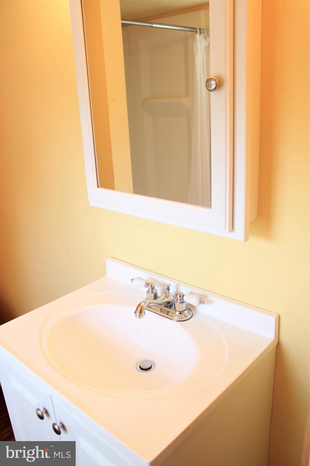 461 Paradise Road Aberdeen, MD 21001 - Photo 54 of 78 5th bedroom private bathroom