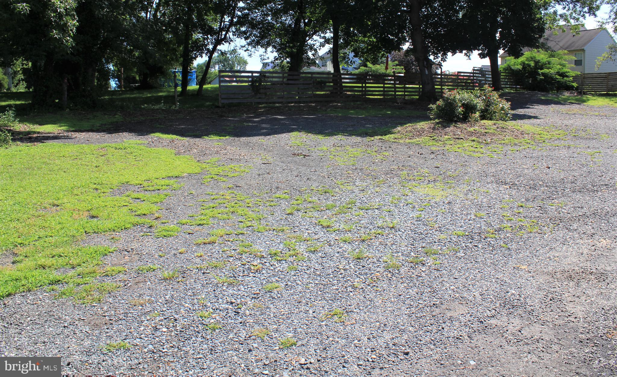 461 Paradise Road Aberdeen, MD 21001 - Photo 60 of 78 Circular gravel drive