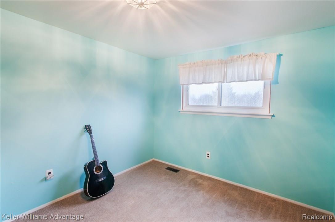 36538 Saxony Road Farmington, MI 48335 - Photo 22 of 41 Saxony_36538_BedA_01.jpg