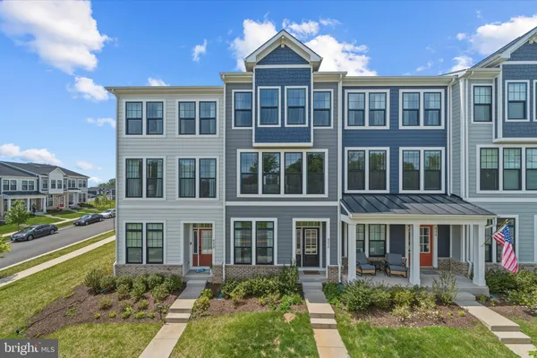 $569,990 | 4256 Frost Street, Marshall, VA 20115