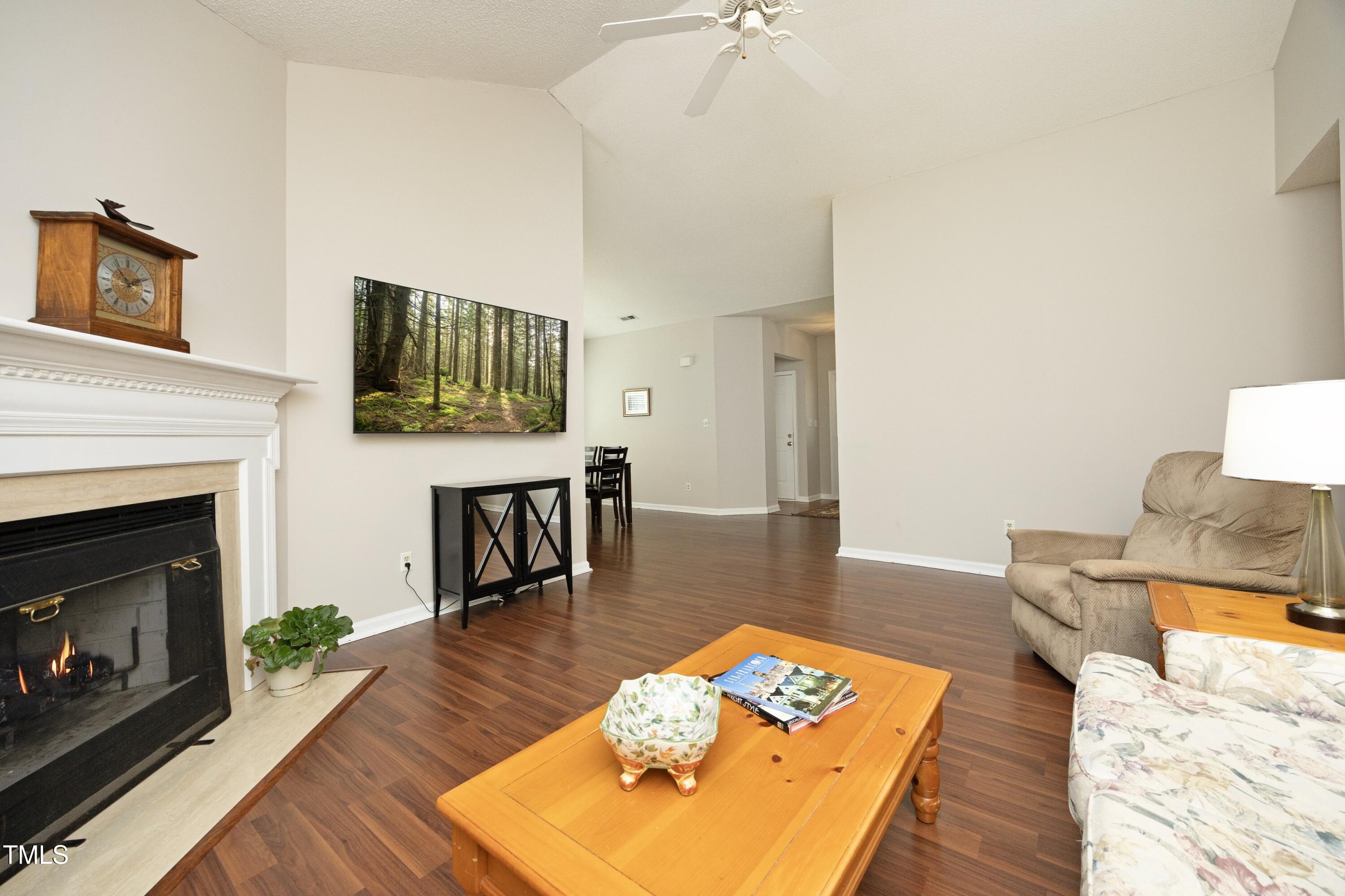 5513 Edgebury Road Raleigh, NC 27613 - Photo 9 of 34 08Living