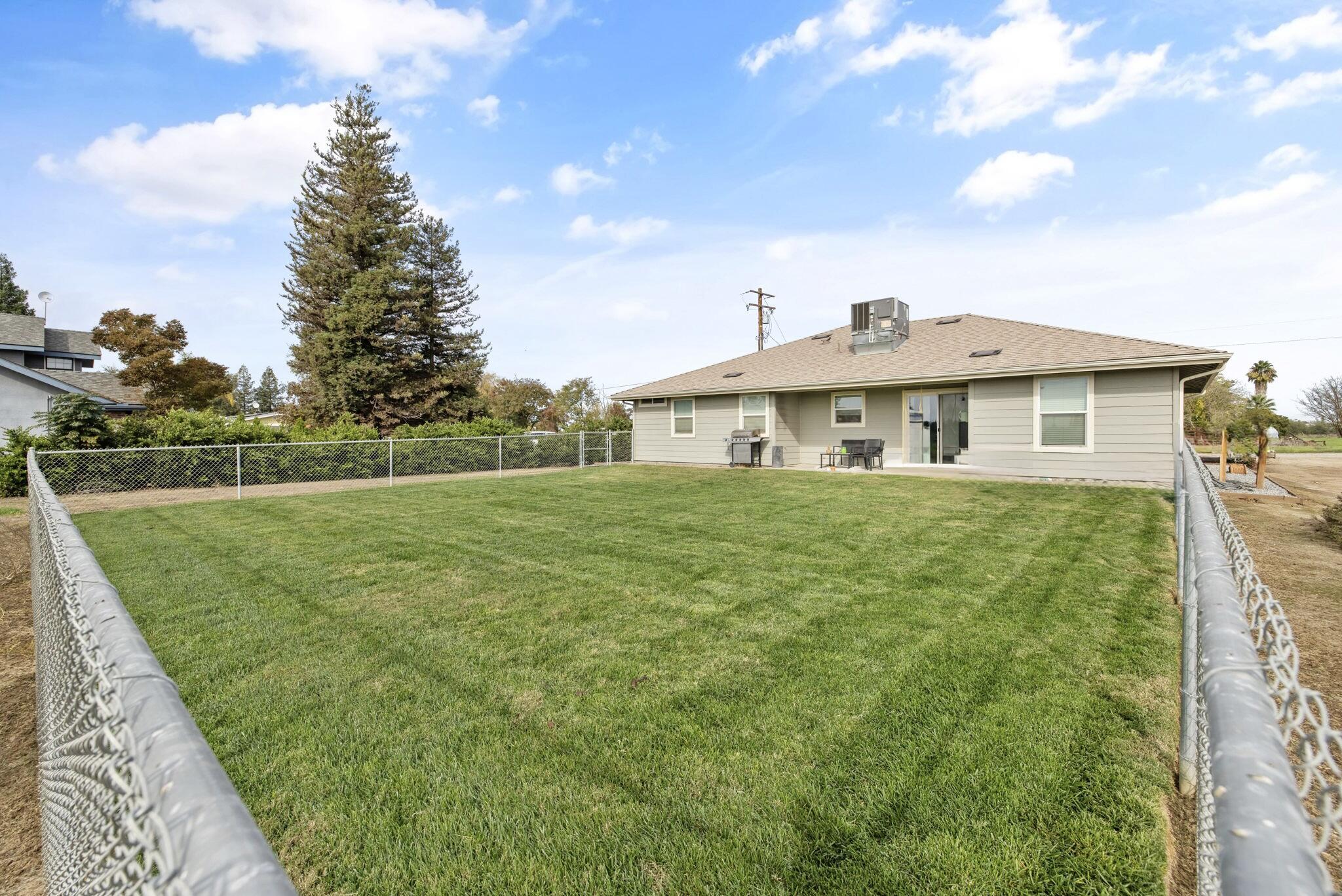 1478 North Belmont Road, Unit E Exeter, CA 93221 - Photo 17 of 29 7-web-or-mls-713A9310
