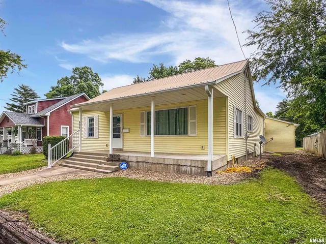 $189,500 | 606 North Maple Street, Mount Sterling, IL 62353