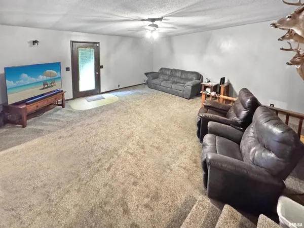 $187,500 | 606 North Maple Street, Mount Sterling, IL 62353