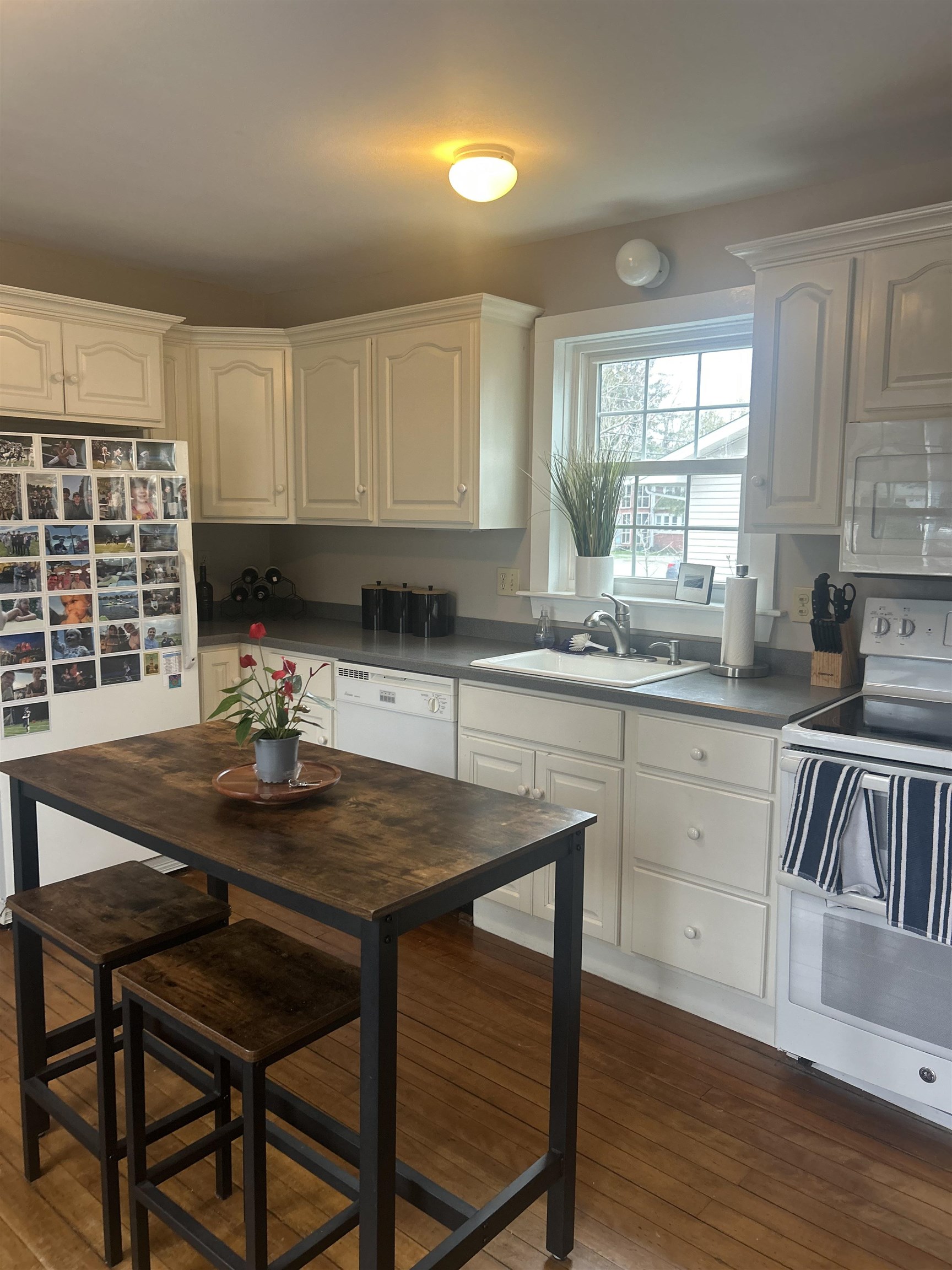 74 Park Street Exeter, NH 03833 - Photo 2 of 12