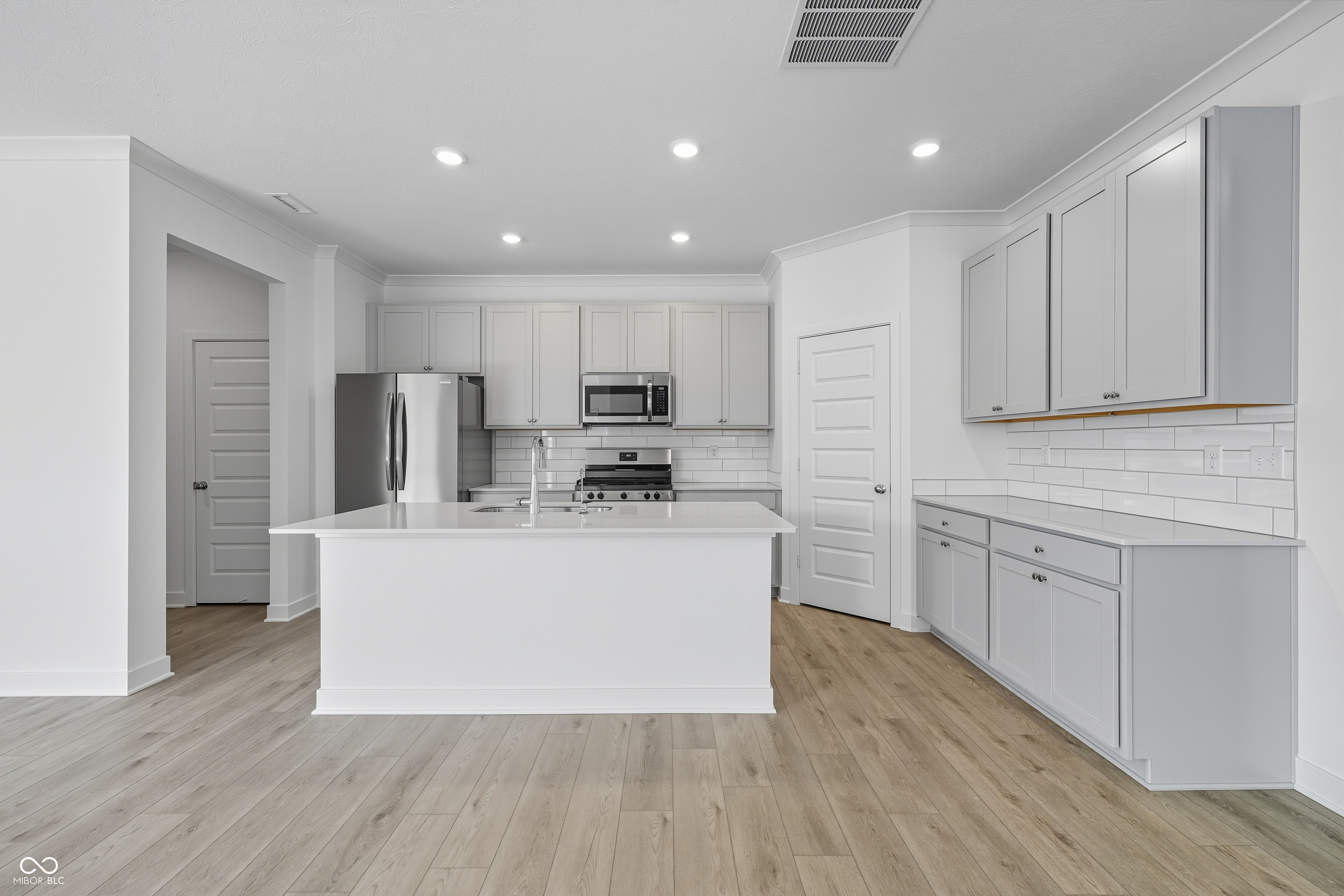 15395 Alperton Road Fishers, IN 46037 - Photo 16 of 45