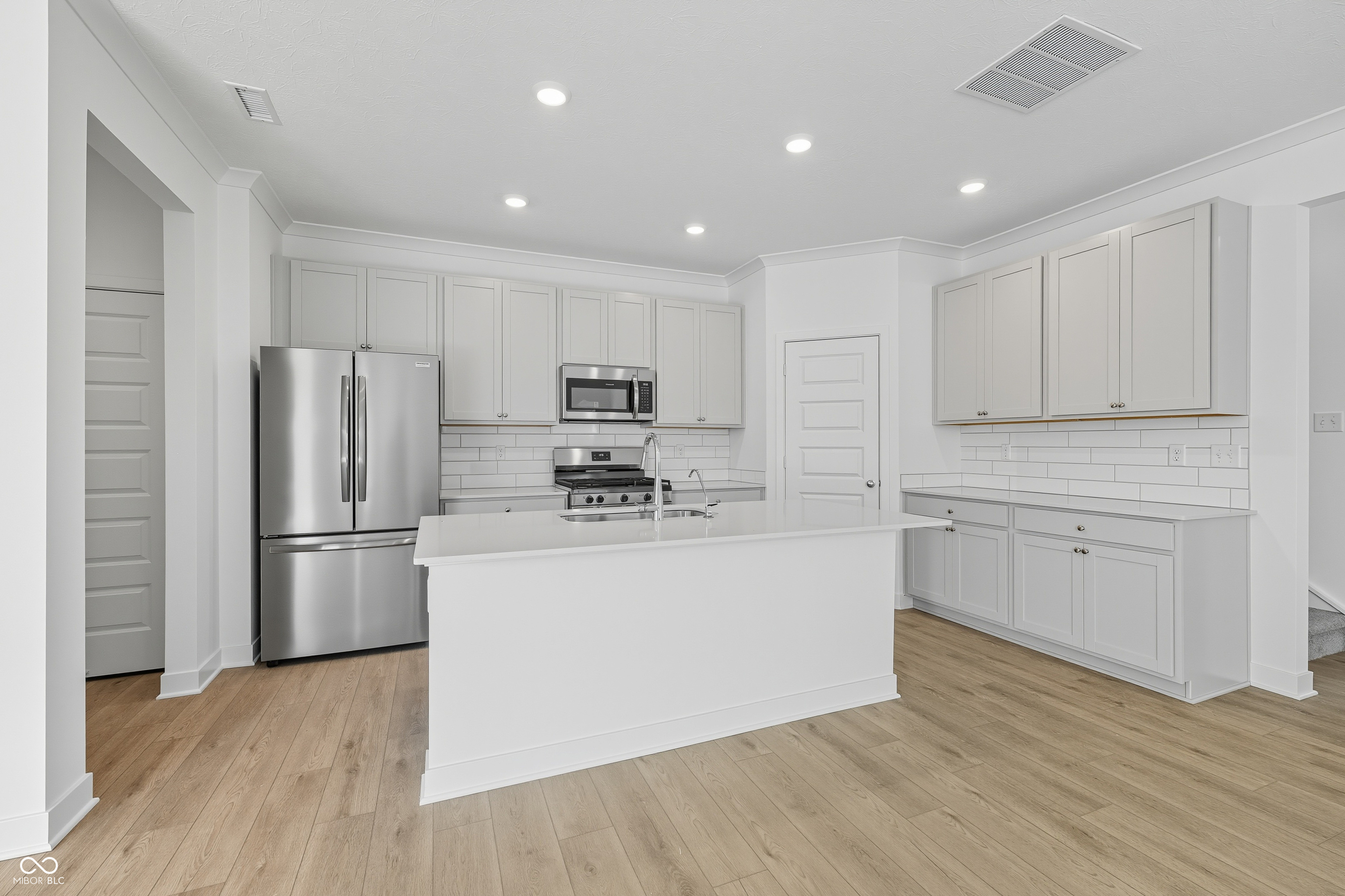 15395 Alperton Road Fishers, IN 46037 - Photo 17 of 45