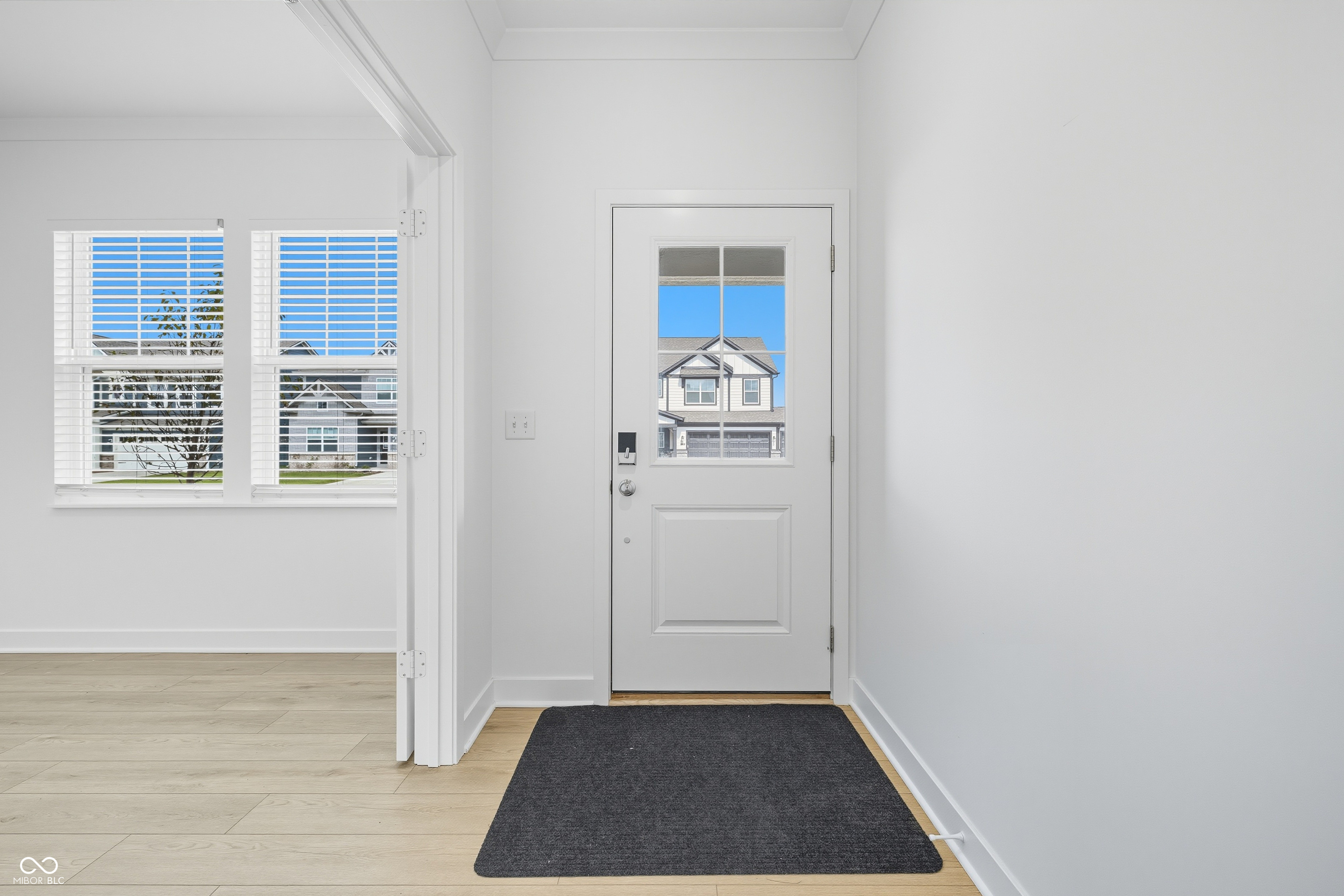 15395 Alperton Road Fishers, IN 46037 - Photo 4 of 45