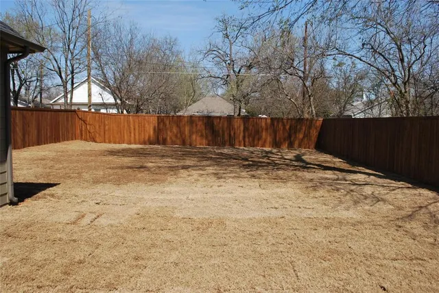 $1,800 | 521 West Sears Street, Denison, TX 75020