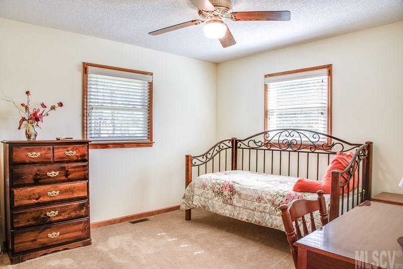 6429 Willowbottom Road Hickory, NC 28602 - Photo 9 of 25 Gallery Image 9