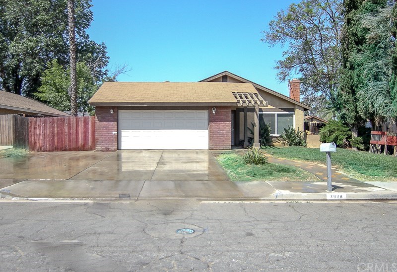 2828 Darwin Drive Riverside, CA 92504 - Photo 3 of 25