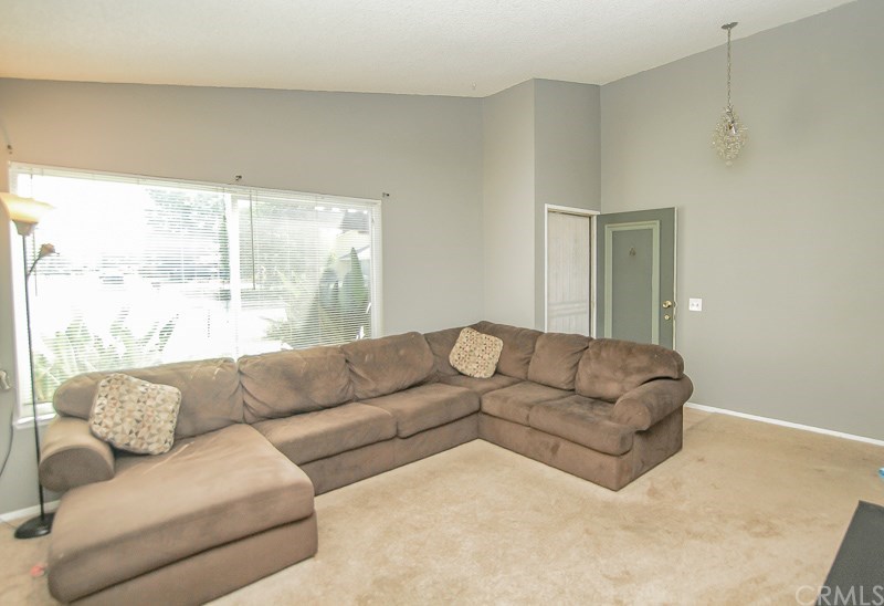 2828 Darwin Drive Riverside, CA 92504 - Photo 4 of 25