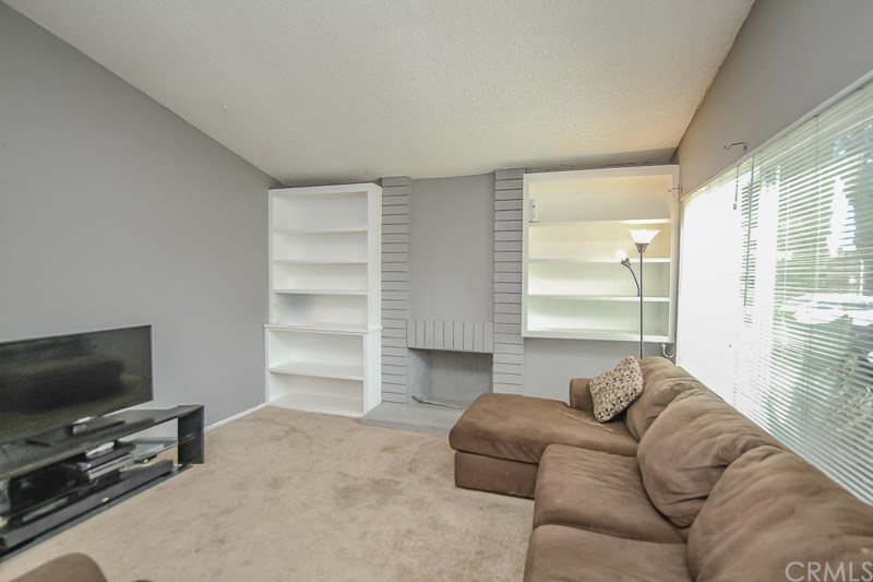 2828 Darwin Drive Riverside, CA 92504 - Photo 5 of 25