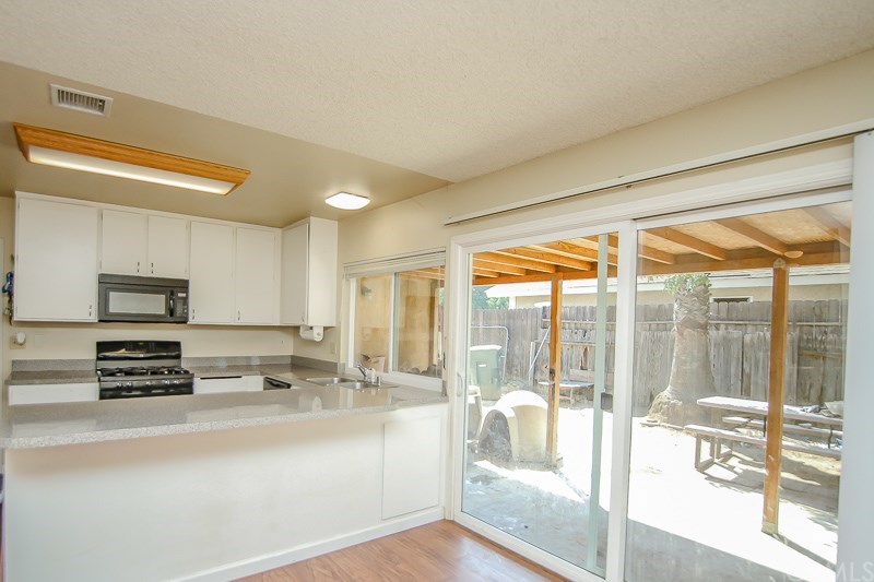 2828 Darwin Drive Riverside, CA 92504 - Photo 7 of 25