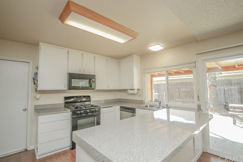 2828 Darwin Drive Riverside, CA 92504 - Photo 9 of 25