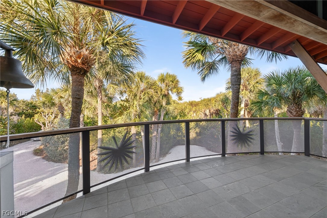 5703 Sanibel Captiva Road Sanibel, FL 33957 - Photo 14 of 50 a view of outdoor space with garden