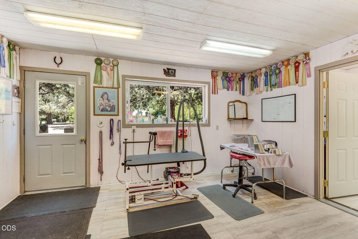 64464 Collins Road Bend, OR 97703 - Photo 41 of 58 Gallery Image 41